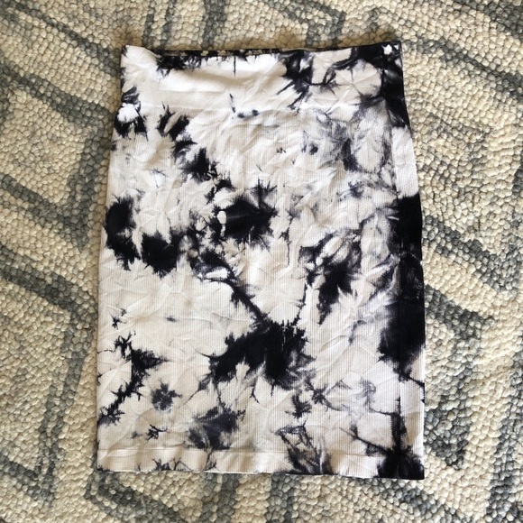 Charlotte Russe pull on pencil skirt ribbed size L - Picture 1 of 5